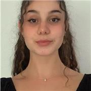 Soy una persona paciente, responsable y extrovertida. Soy muy atenta con los niños y tengo experiencia enseñando a adolescentes, me encanta enseñar y no tengo ninguna dificultad adaptándome al nivel que sea o a las aptitudes requeridas.